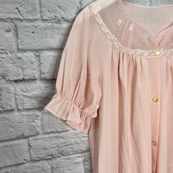 Vintage 50/60s Pink Button Front Nylon Robe Size S Floral Lace Ruffle 41" long - Picture 2 of 6